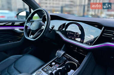 Внедорожник / Кроссовер Volkswagen Touareg 2021 в 