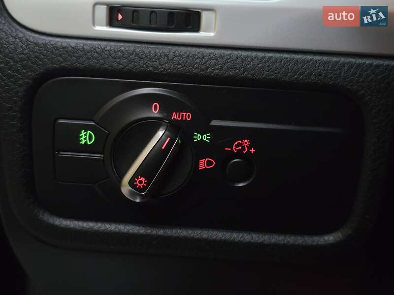 Позашляховик / Кросовер Volkswagen Touareg 2011 в Хмельницькому