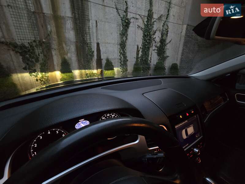 Позашляховик / Кросовер Volkswagen Touareg 2011 в Хмельницькому