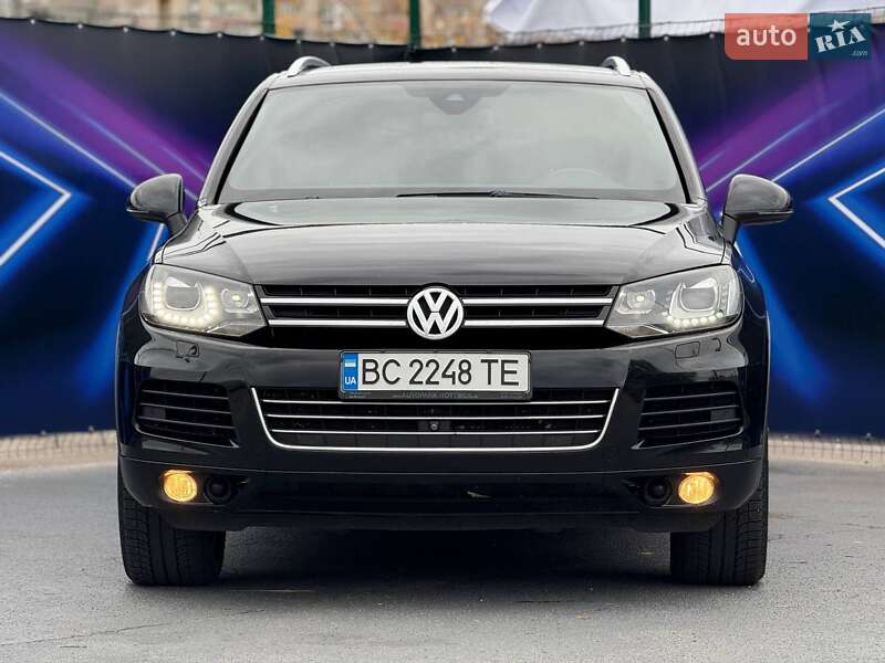 Внедорожник / Кроссовер Volkswagen Touareg 2012 в Запорожье