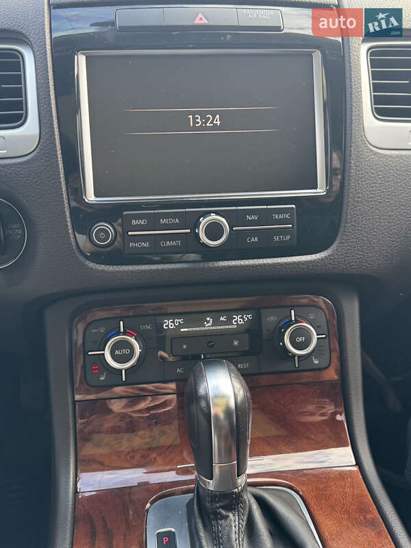 Позашляховик / Кросовер Volkswagen Touareg 2012 в Чернігові