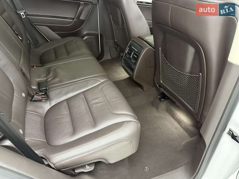 Внедорожник / Кроссовер Volkswagen Touareg 2015 в Одессе фото 13 Внедорожник / Кроссовер Volkswagen Touareg 2015 в Одессе
