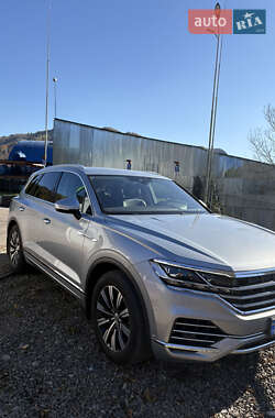 Позашляховик / Кросовер Volkswagen Touareg 2018 в Тячеві