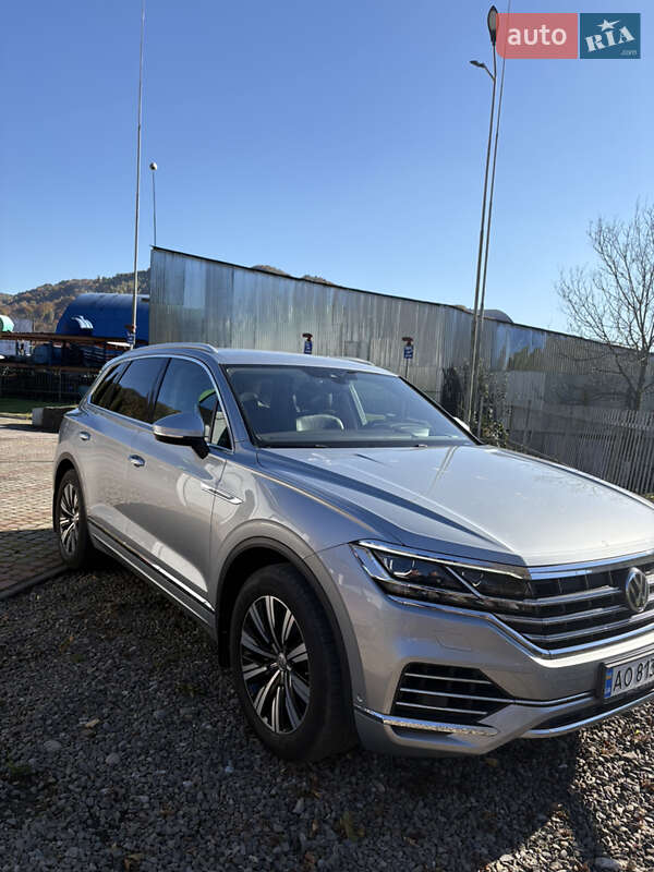 Внедорожник / Кроссовер Volkswagen Touareg 2018 в Тячеве фото Внедорожник / Кроссовер Volkswagen Touareg 2018 в Тячеве