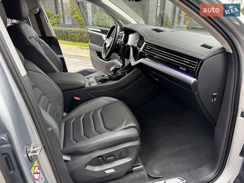 Позашляховик / Кросовер Volkswagen Touareg 2020 в Києві фото 25 Позашляховик / Кросовер Volkswagen Touareg 2020 в Києві