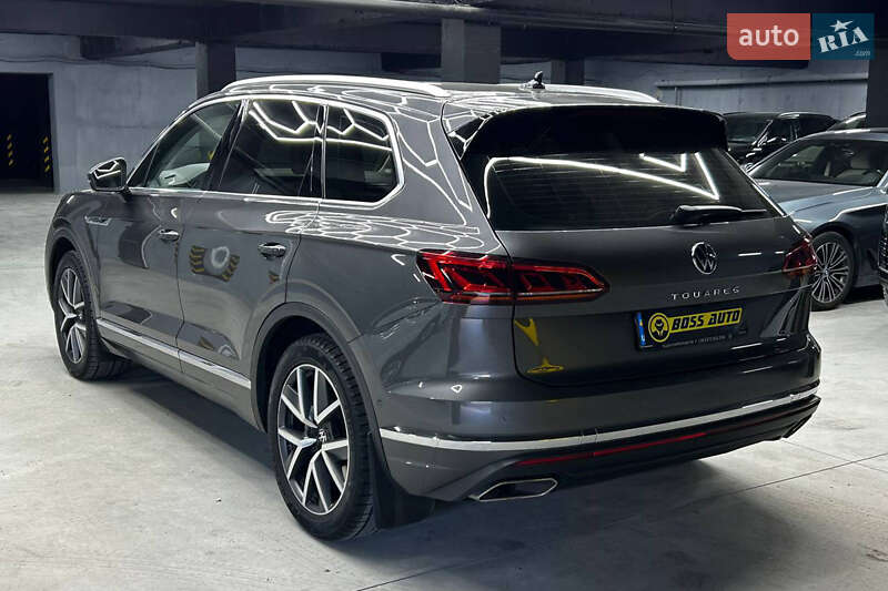 Позашляховик / Кросовер Volkswagen Touareg 2020 в Чернівцях