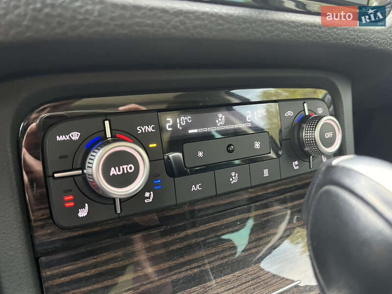 Внедорожник / Кроссовер Volkswagen Touareg 2014 в Киеве фото 12 Внедорожник / Кроссовер Volkswagen Touareg 2014 в Киеве