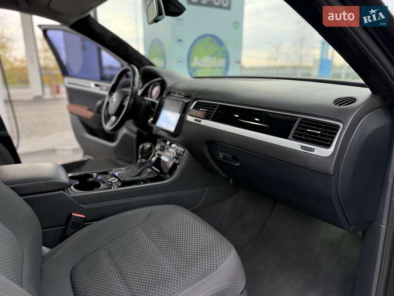 Внедорожник / Кроссовер Volkswagen Touareg 2012 в Днепре фото 25 Внедорожник / Кроссовер Volkswagen Touareg 2012 в Днепре