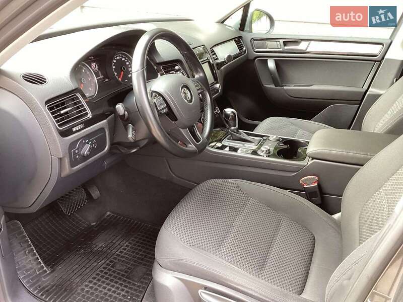 Внедорожник / Кроссовер Volkswagen Touareg 2013 в Киеве фото 9 Внедорожник / Кроссовер Volkswagen Touareg 2013 в Киеве