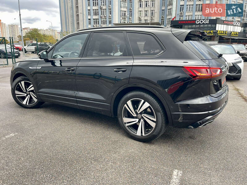 Позашляховик / Кросовер Volkswagen Touareg 2020 в Києві фото 14 Позашляховик / Кросовер Volkswagen Touareg 2020 в Києві