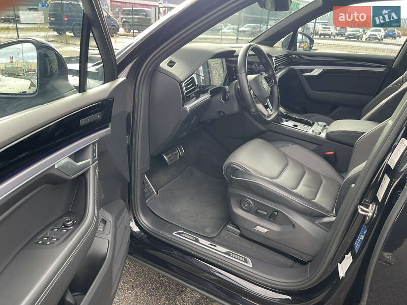 Позашляховик / Кросовер Volkswagen Touareg 2020 в Києві фото 28 Позашляховик / Кросовер Volkswagen Touareg 2020 в Києві