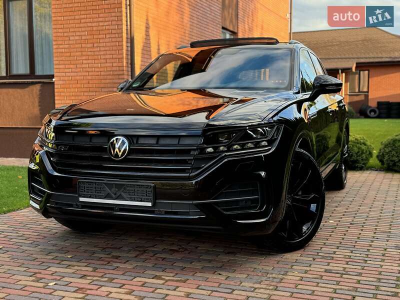 Позашляховик / Кросовер Volkswagen Touareg 2021 в Києві