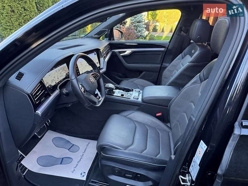 Позашляховик / Кросовер Volkswagen Touareg 2021 в Києві