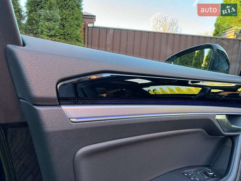 Позашляховик / Кросовер Volkswagen Touareg 2021 в Києві