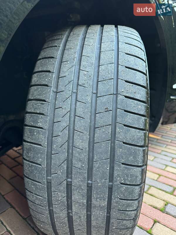 Позашляховик / Кросовер Volkswagen Touareg 2021 в Києві