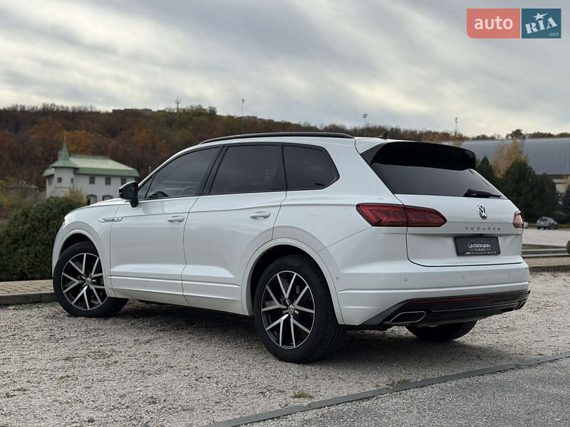 Позашляховик / Кросовер Volkswagen Touareg 2019 в Дніпрі
