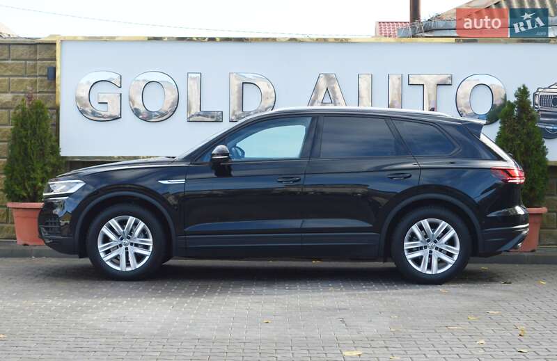 Внедорожник / Кроссовер Volkswagen Touareg 2018 в Одессе