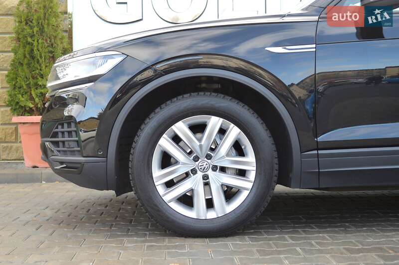 Внедорожник / Кроссовер Volkswagen Touareg 2018 в Одессе
