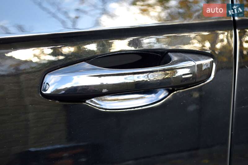 Внедорожник / Кроссовер Volkswagen Touareg 2018 в Одессе