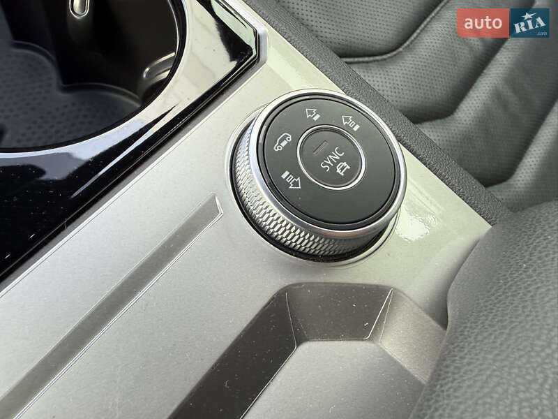 Внедорожник / Кроссовер Volkswagen Touareg 2020 в Киеве фото 23 Внедорожник / Кроссовер Volkswagen Touareg 2020 в Киеве