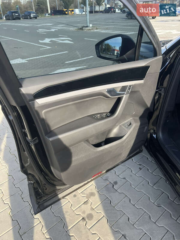 Внедорожник / Кроссовер Volkswagen Touareg 2019 в Киеве фото 26 Внедорожник / Кроссовер Volkswagen Touareg 2019 в Киеве
