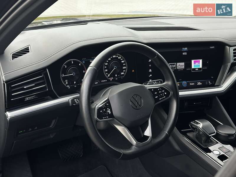Позашляховик / Кросовер Volkswagen Touareg 2021 в Львові