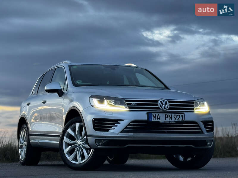Внедорожник / Кроссовер Volkswagen Touareg 2015 в Дрогобыче
