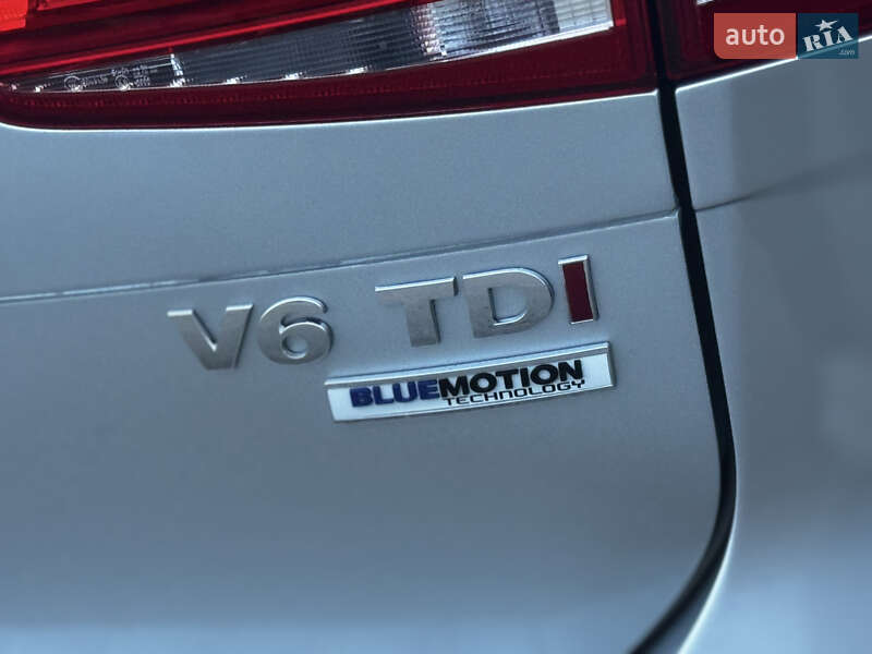 Внедорожник / Кроссовер Volkswagen Touareg 2015 в Дрогобыче