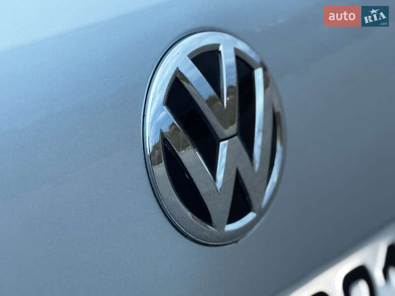 Внедорожник / Кроссовер Volkswagen Touareg 2015 в Дрогобыче