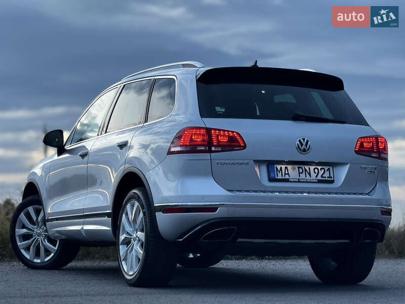 Внедорожник / Кроссовер Volkswagen Touareg 2015 в Дрогобыче