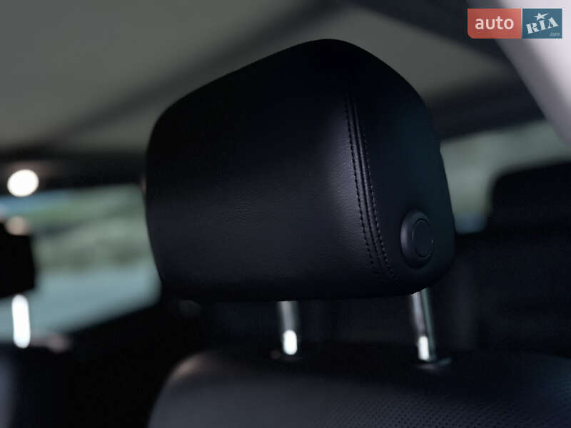 Внедорожник / Кроссовер Volkswagen Touareg 2015 в Дрогобыче