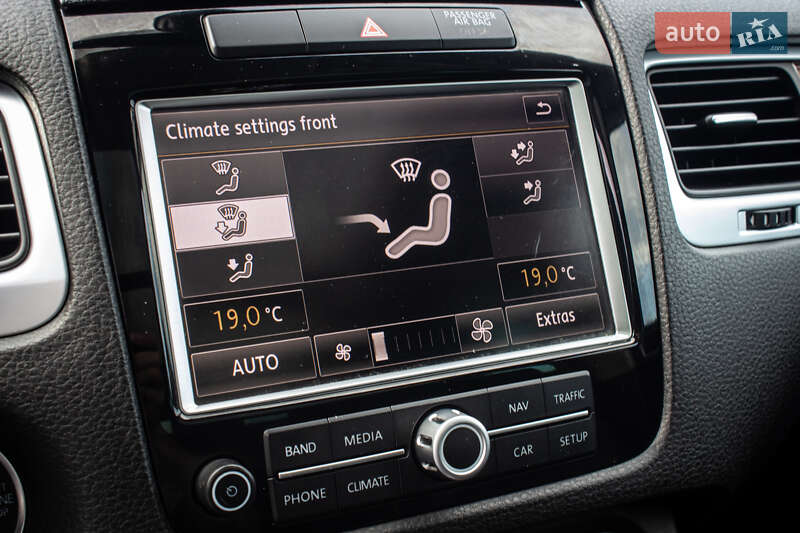 Внедорожник / Кроссовер Volkswagen Touareg 2013 в Нововолынске фото 25 Внедорожник / Кроссовер Volkswagen Touareg 2013 в Нововолынске