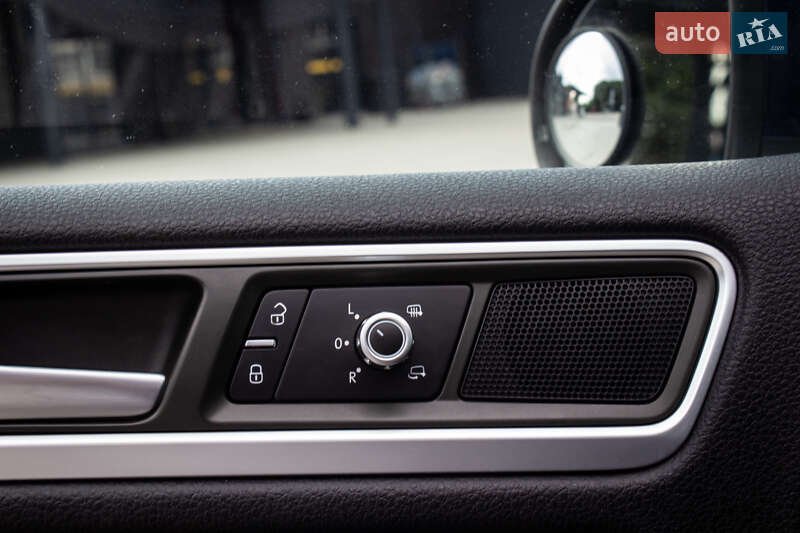 Внедорожник / Кроссовер Volkswagen Touareg 2013 в Нововолынске фото 30 Внедорожник / Кроссовер Volkswagen Touareg 2013 в Нововолынске