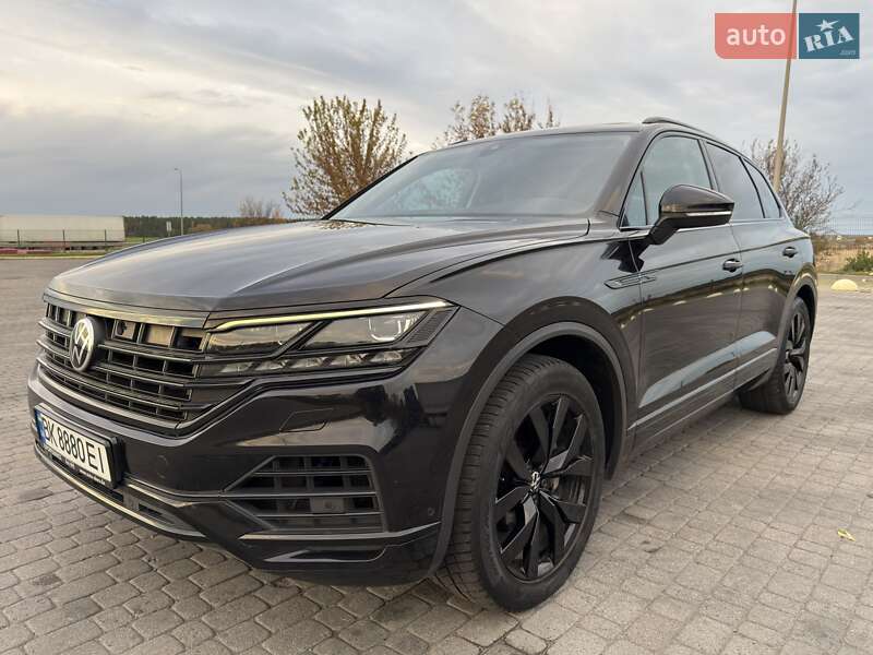 Внедорожник / Кроссовер Volkswagen Touareg 2018 в Радивилове