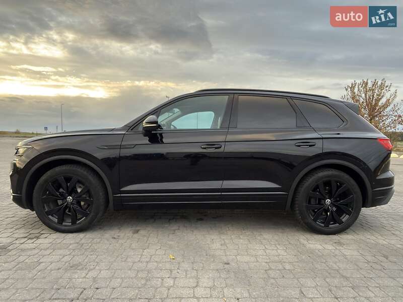 Внедорожник / Кроссовер Volkswagen Touareg 2018 в Радивилове