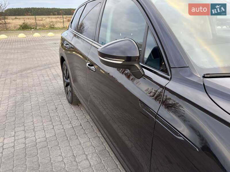 Внедорожник / Кроссовер Volkswagen Touareg 2018 в Радивилове