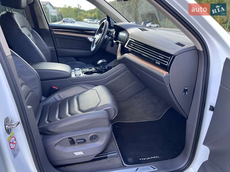 Внедорожник / Кроссовер Volkswagen Touareg 2018 в Днепре фото 29 Внедорожник / Кроссовер Volkswagen Touareg 2018 в Днепре