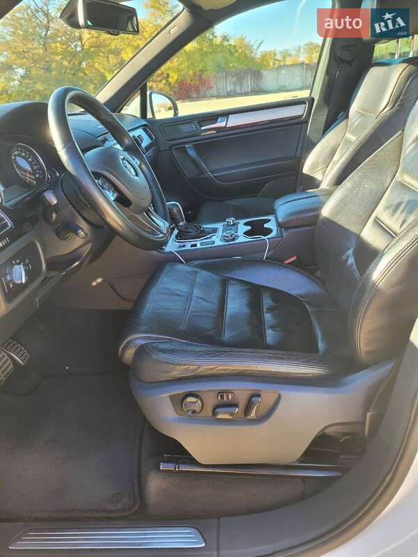 Внедорожник / Кроссовер Volkswagen Touareg 2010 в Одессе