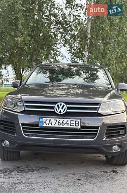 Позашляховик / Кросовер Volkswagen Touareg 2010 в Києві