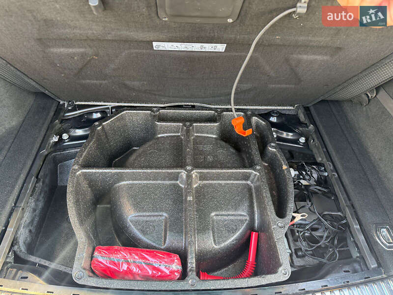 Внедорожник / Кроссовер Volkswagen Touareg 2016 в Коростышеве фото 25 Внедорожник / Кроссовер Volkswagen Touareg 2016 в Коростышеве