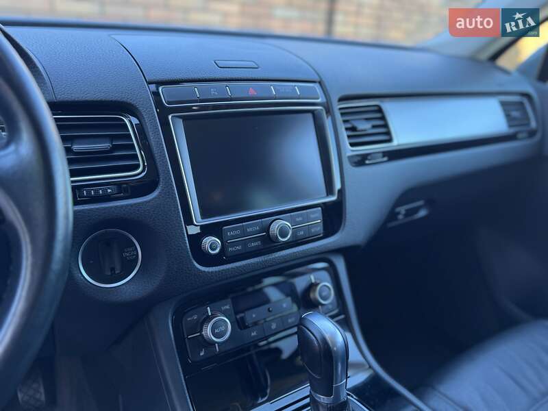 Внедорожник / Кроссовер Volkswagen Touareg 2015 в Виннице фото 21 Внедорожник / Кроссовер Volkswagen Touareg 2015 в Виннице