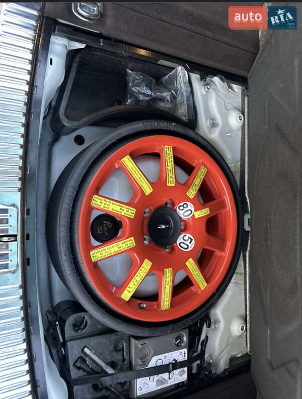 Позашляховик / Кросовер Volkswagen Touareg 2012 в Чернігові