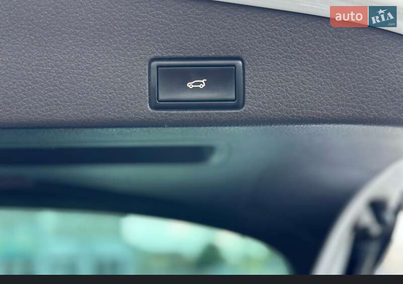 Позашляховик / Кросовер Volkswagen Touareg 2012 в Чернігові