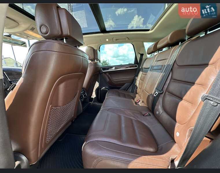 Позашляховик / Кросовер Volkswagen Touareg 2012 в Чернігові
