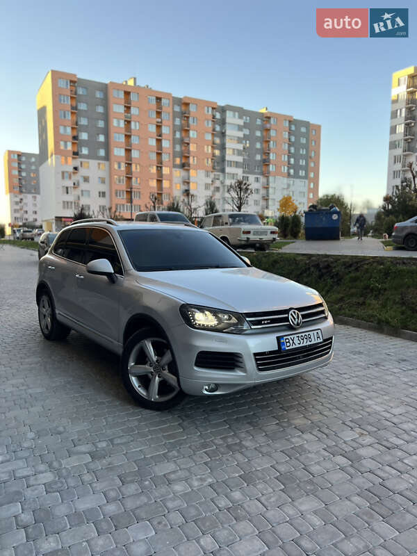 Внедорожник / Кроссовер Volkswagen Touareg 2010 в Виннице