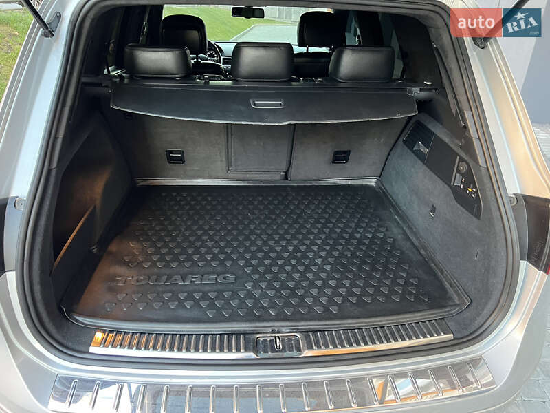 Внедорожник / Кроссовер Volkswagen Touareg 2010 в Виннице
