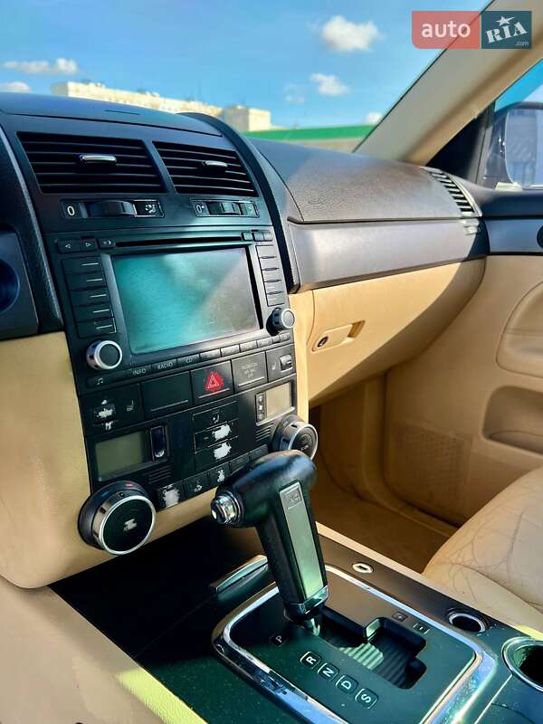 Внедорожник / Кроссовер Volkswagen Touareg 2006 в Запорожье