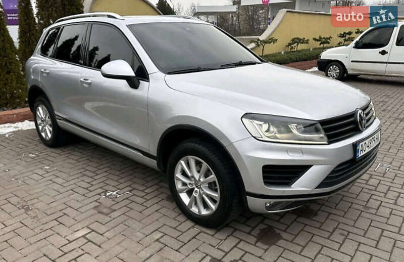 Внедорожник / Кроссовер Volkswagen Touareg 2016 в Виноградове