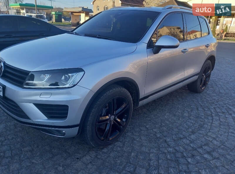 Внедорожник / Кроссовер Volkswagen Touareg 2016 в Виноградове
