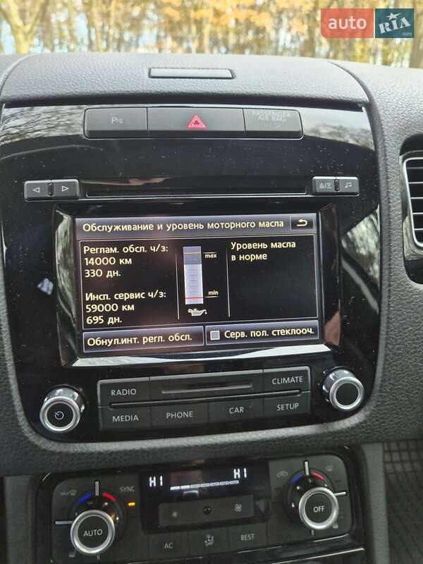 Внедорожник / Кроссовер Volkswagen Touareg 2012 в Львове